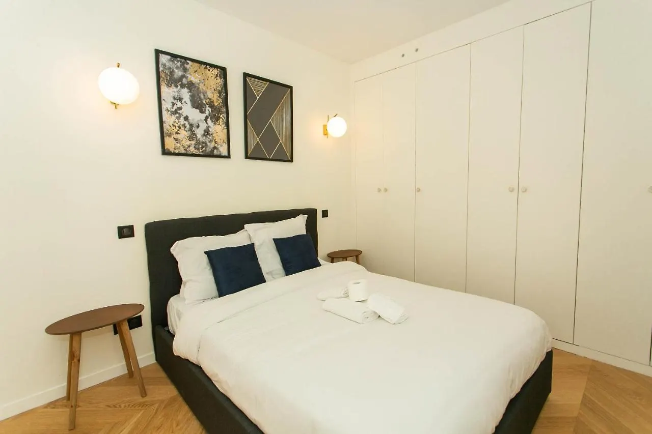 Madeleine St Lazare City Apartment Paryż