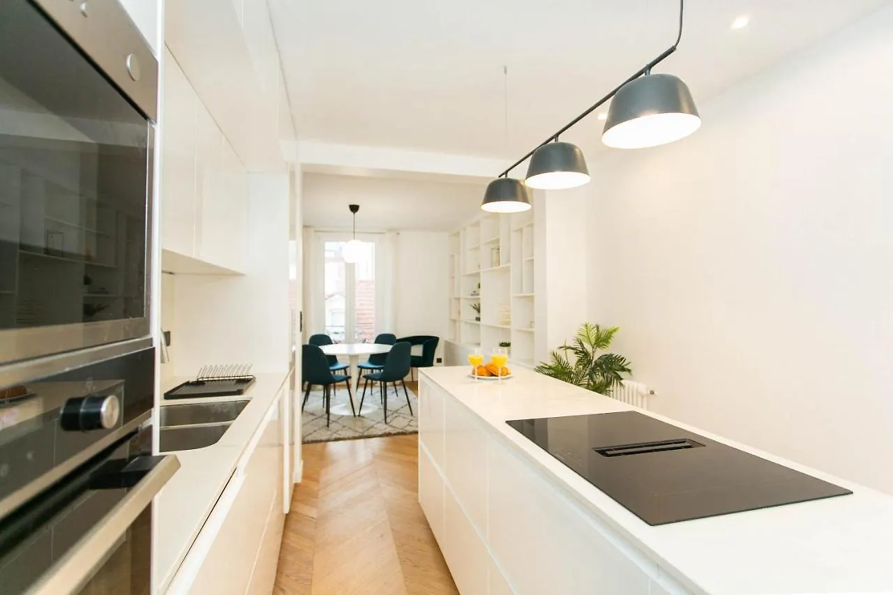 Madeleine St Lazare City Apartment Paryż
