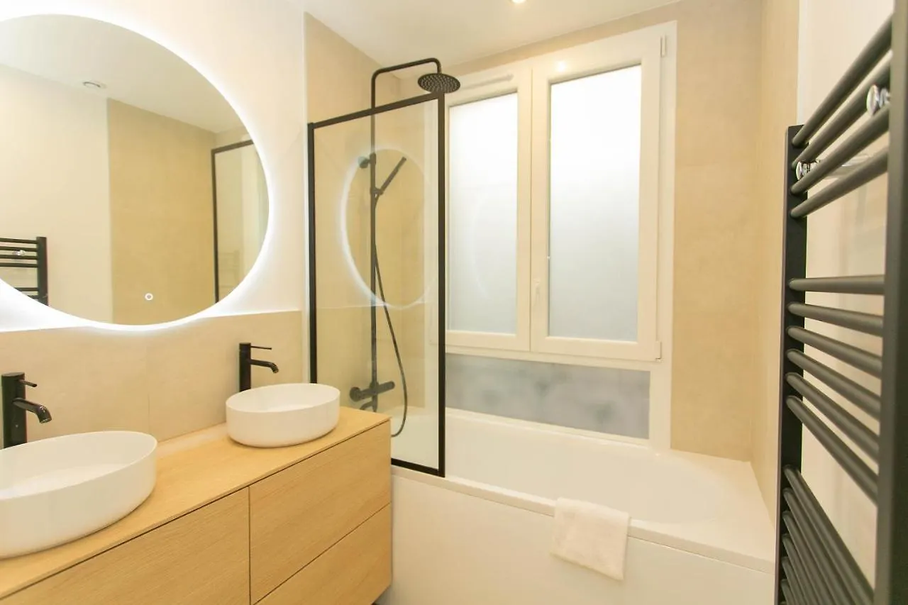 Madeleine St Lazare City Apartment Paryż Francja